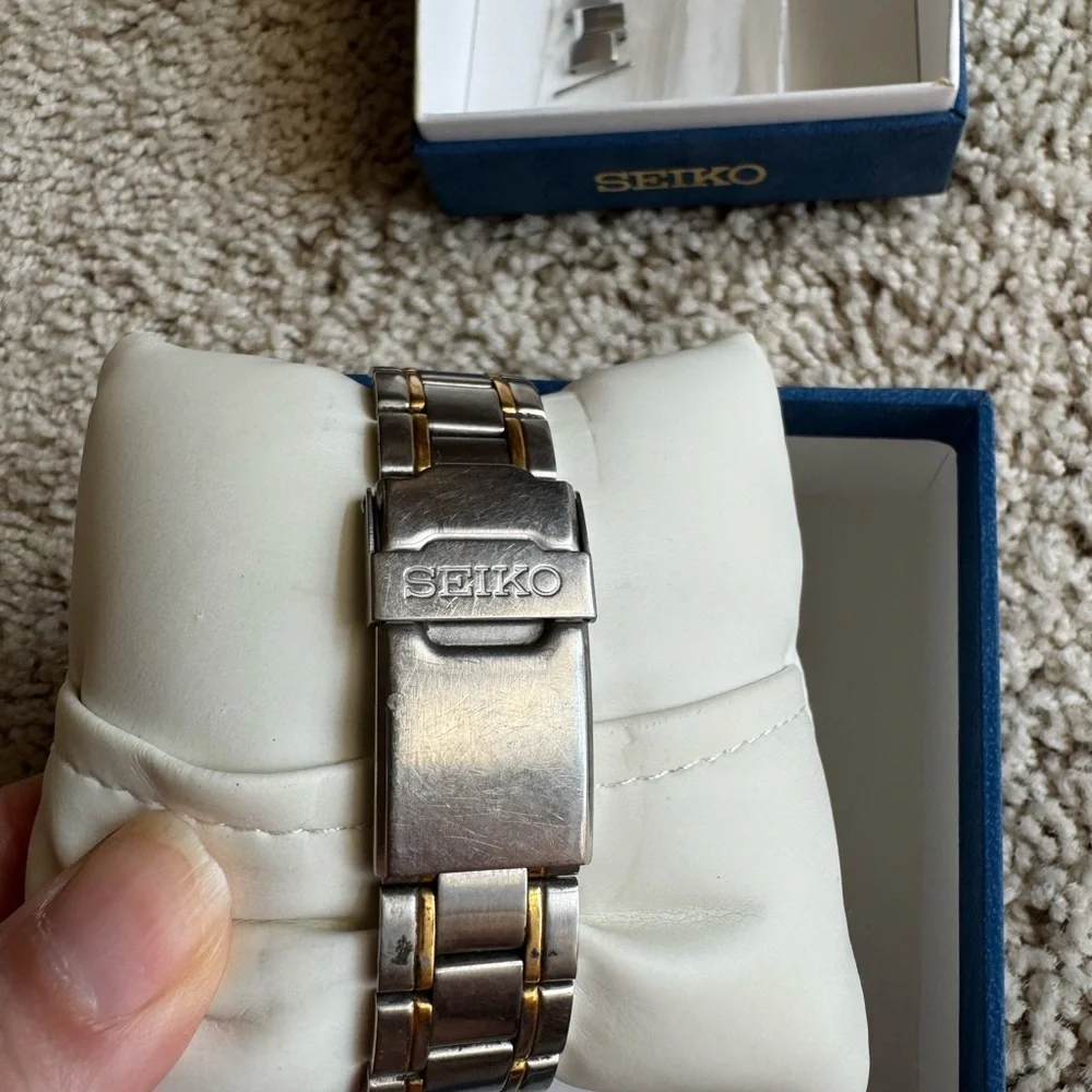 Seiko Silver and Copper Men's Black Face Wristwatch with Box Day And Date